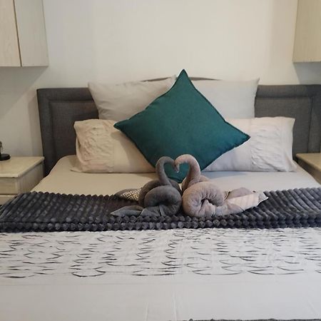 Atterbury Self Catering Studios Pretoria Bagian luar foto