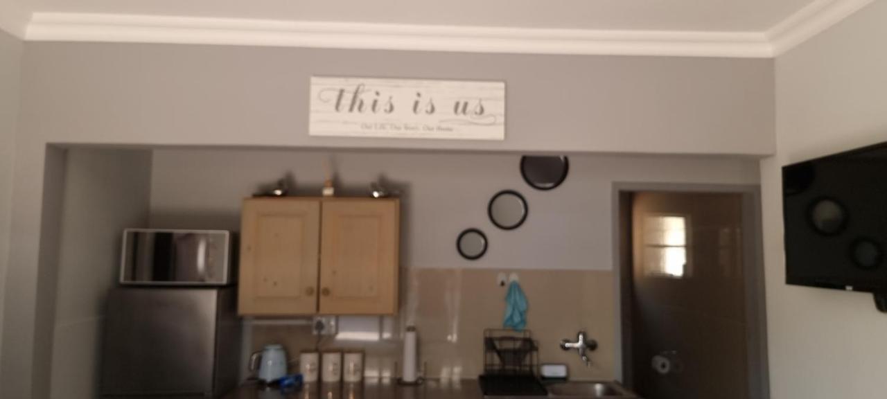 Atterbury Self Catering Studios Pretoria Bagian luar foto