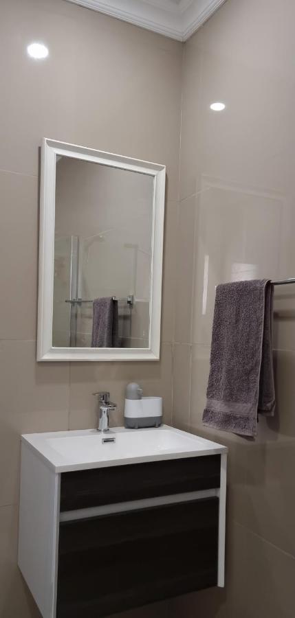 Atterbury Self Catering Studios Pretoria Bagian luar foto