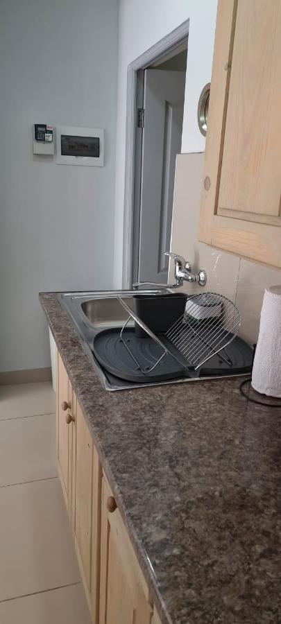 Atterbury Self Catering Studios Pretoria Bagian luar foto