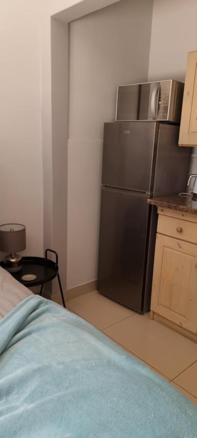 Atterbury Self Catering Studios Pretoria Bagian luar foto