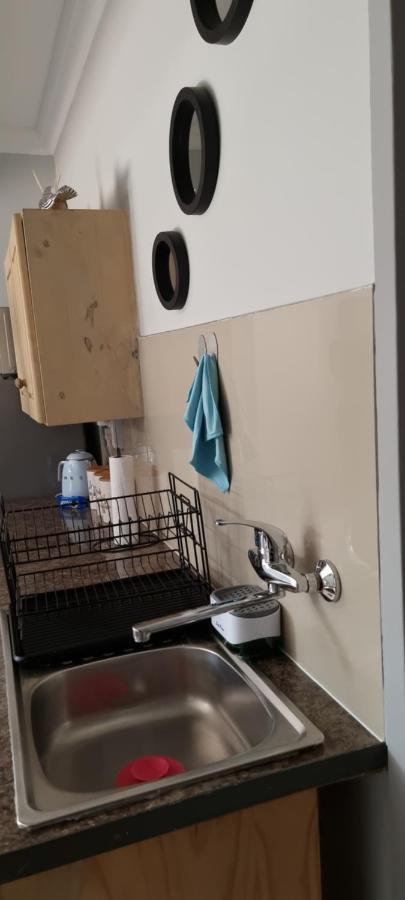 Atterbury Self Catering Studios Pretoria Bagian luar foto