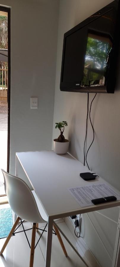 Atterbury Self Catering Studios Pretoria Bagian luar foto