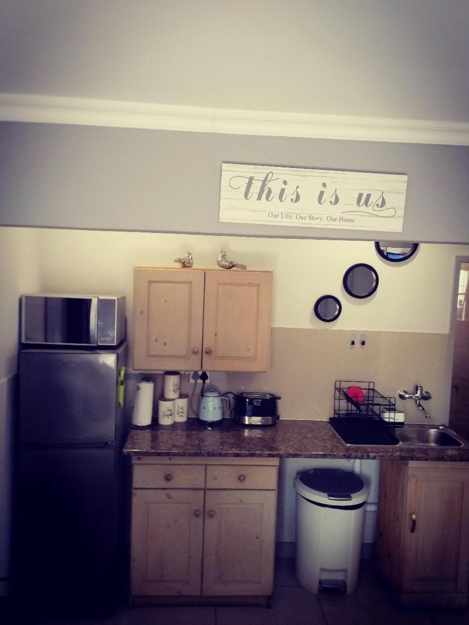 Atterbury Self Catering Studios Pretoria Bagian luar foto