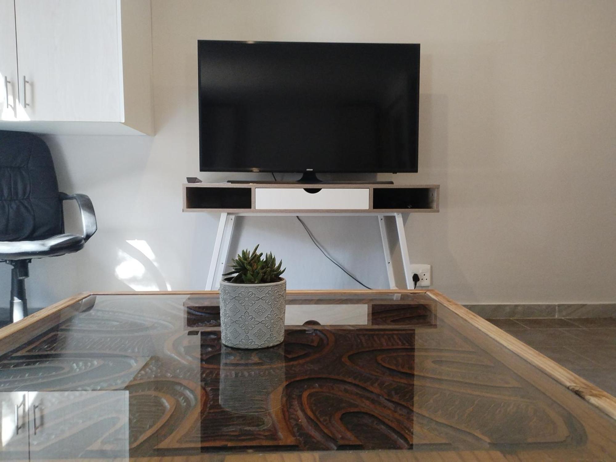 Atterbury Self Catering Studios Pretoria Bagian luar foto