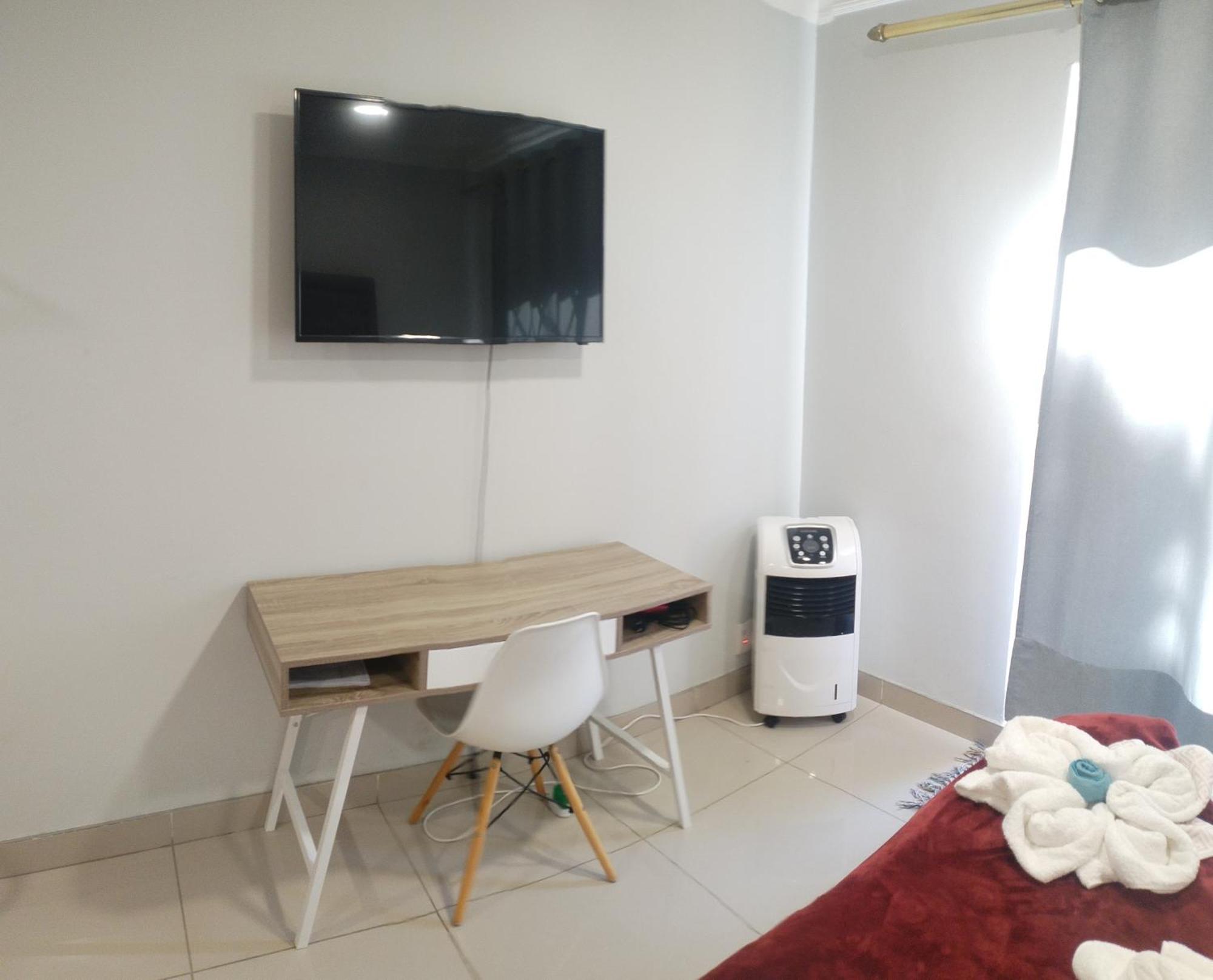Atterbury Self Catering Studios Pretoria Bagian luar foto