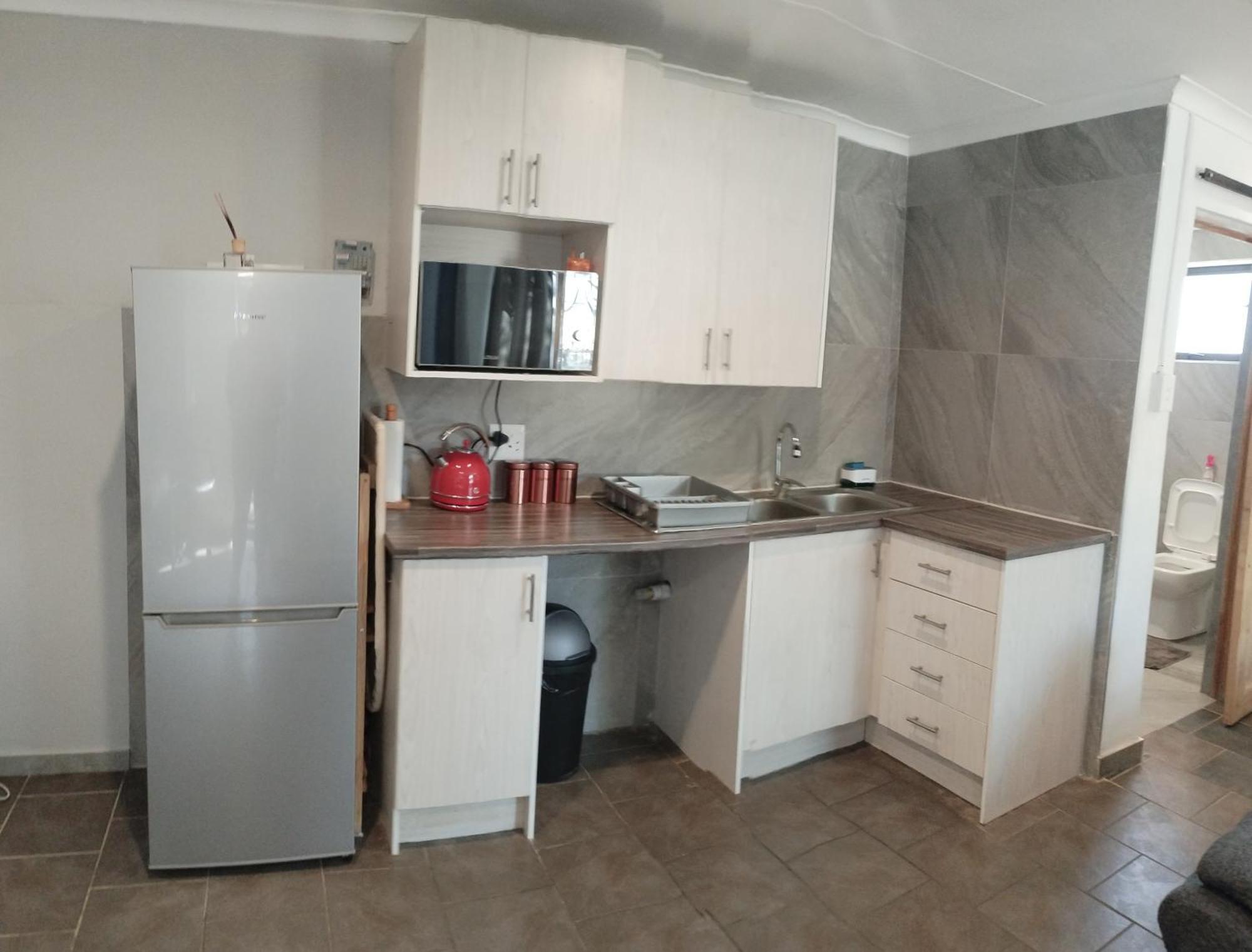 Atterbury Self Catering Studios Pretoria Bagian luar foto