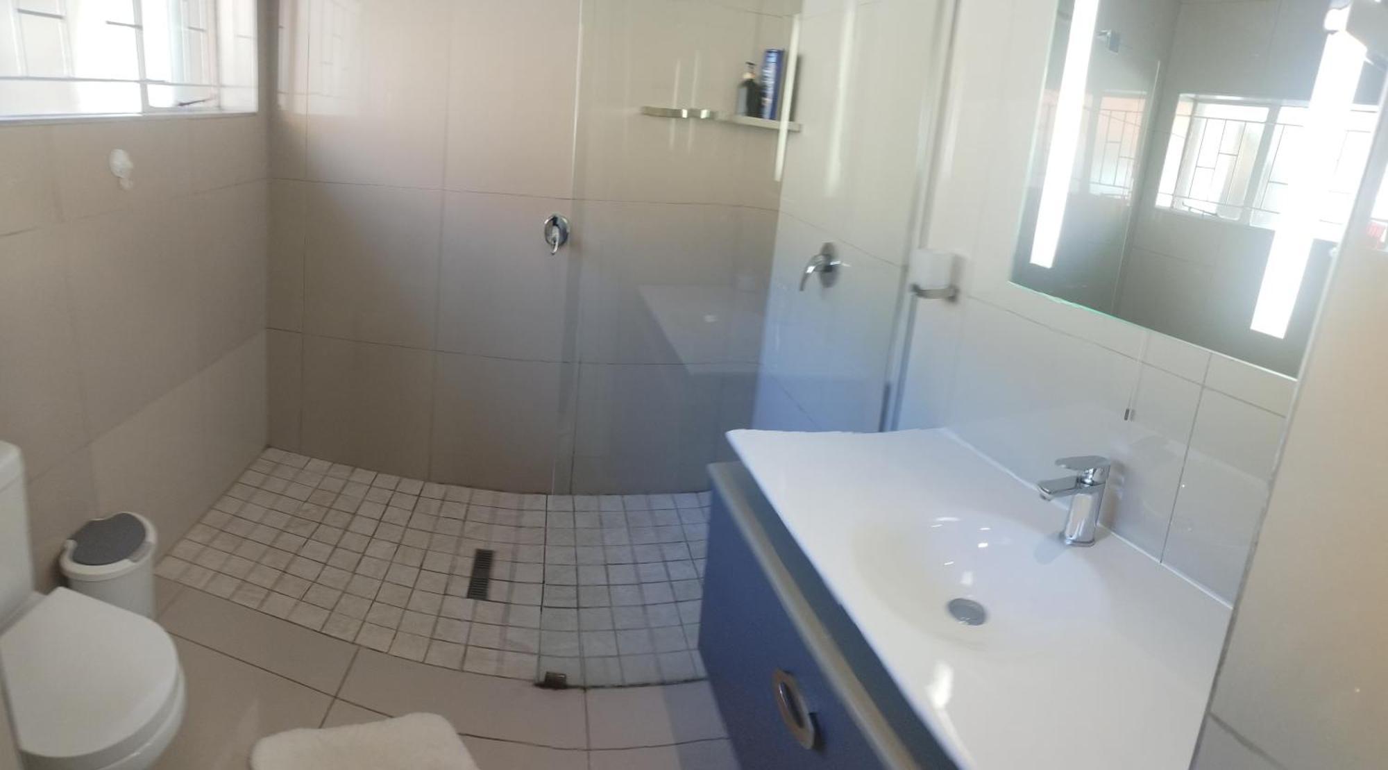 Atterbury Self Catering Studios Pretoria Bagian luar foto